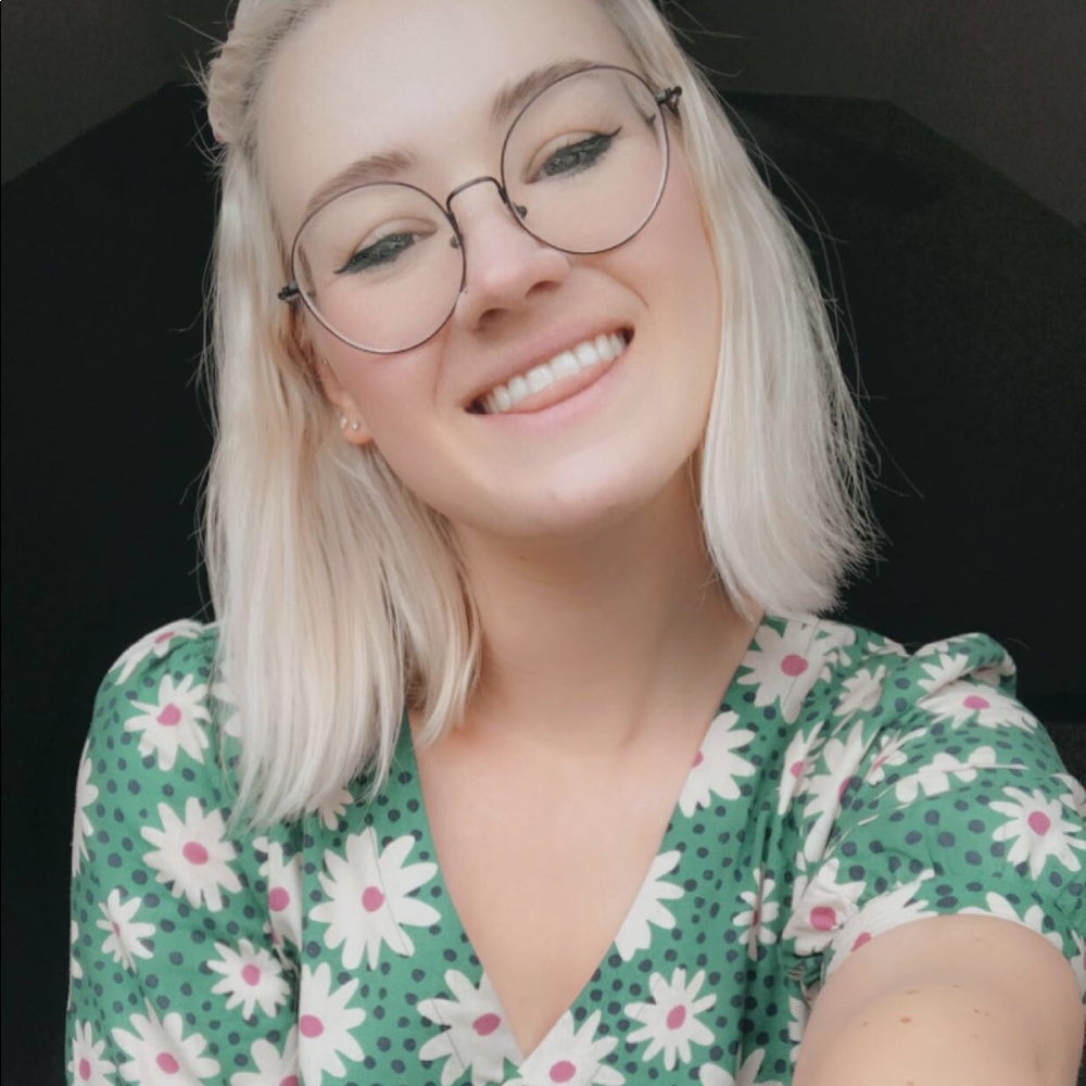 meet your posher, Cat 🌸🌼🍓